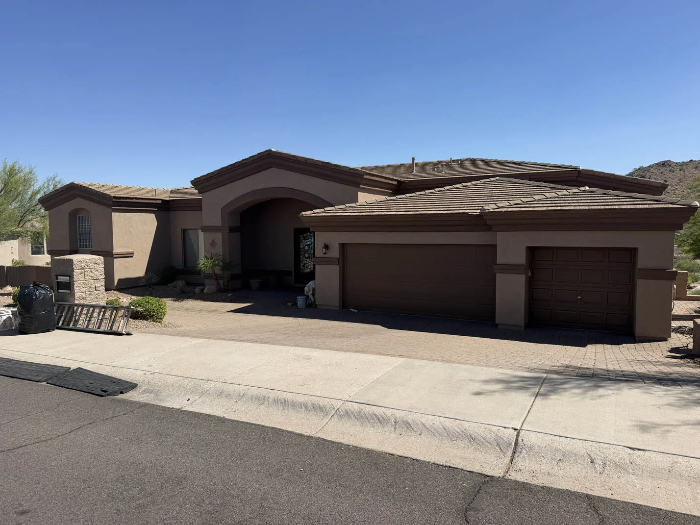 Freshly painted stucco exterior on a West Valley home by Desert Mesa Painting Co.